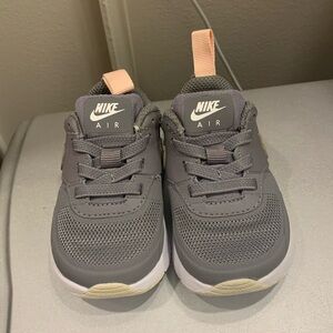 Nike Air Baby Sneakers sz 4